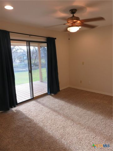 900 Boenig Street, Seguin, TX 78155