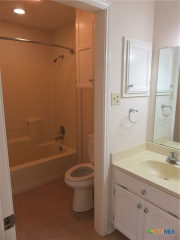 900 Boenig Street, Seguin, TX 78155