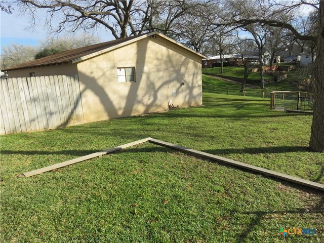 900 Boenig Street, Seguin, TX 78155