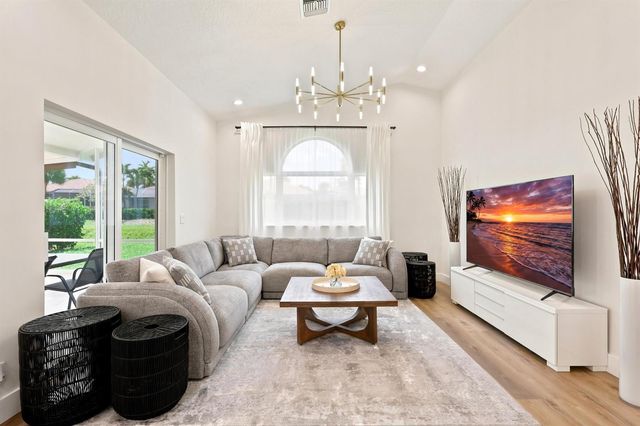 5212 Bodega Place, Delray Beach, FL 33484