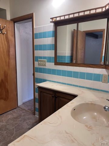 1702 Colorado Ave, La Junta, CO 81067