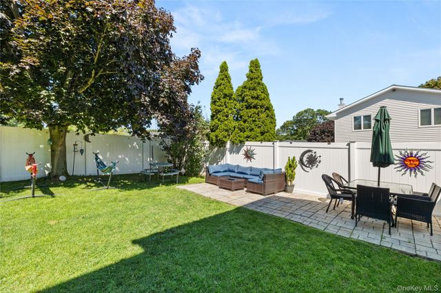 172 11th Avenue, Holtsville, NY 11742