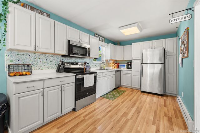 172 11th Avenue, Holtsville, NY 11742