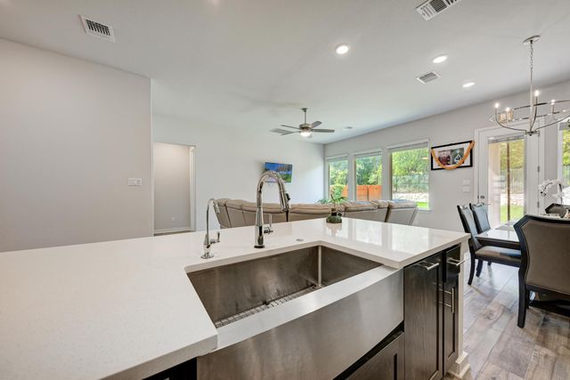 1632 Sawmill XING, Round Rock, TX 78665