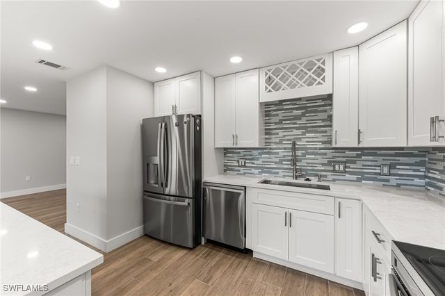 1890 Bald Eagle DR 400B, Naples, FL 34105