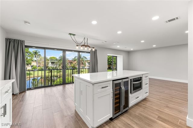 1890 Bald Eagle DR 400B, Naples, FL 34105