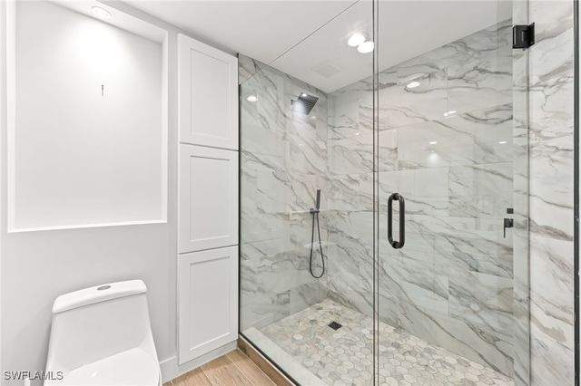 1890 Bald Eagle DR 400B, Naples, FL 34105