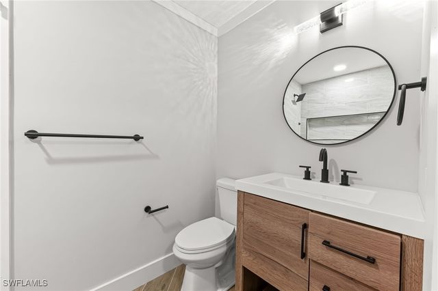 1890 Bald Eagle DR 400B, Naples, FL 34105