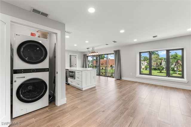 1890 Bald Eagle DR 400B, Naples, FL 34105