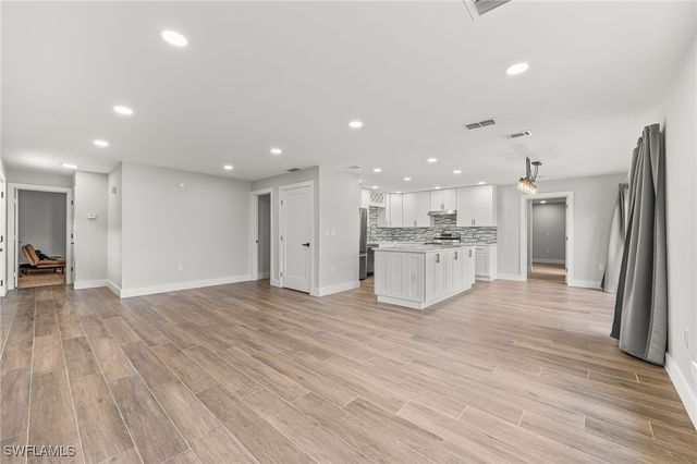 1890 Bald Eagle DR 400B, Naples, FL 34105