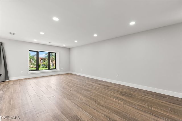 1890 Bald Eagle DR 400B, Naples, FL 34105