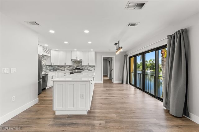 1890 Bald Eagle DR 400B, Naples, FL 34105