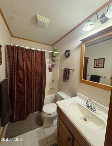 22 Whippoorwill Road, Queensbury, NY 12804