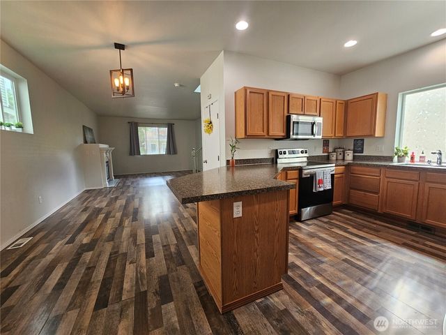 8712 Oslo Lane NE, Lacey, WA 98506