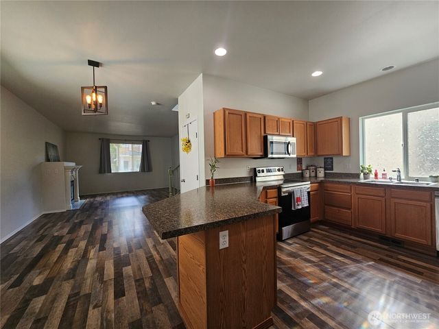 8712 Oslo Lane NE, Lacey, WA 98506