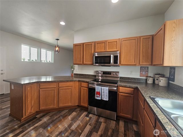 8712 Oslo Lane NE, Lacey, WA 98506