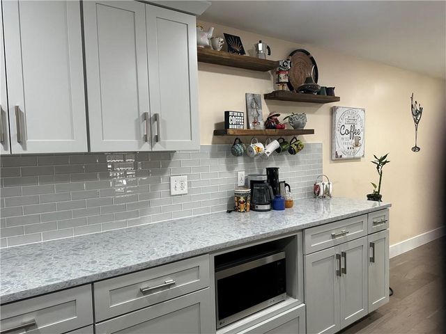 351 New London Avenue 501, Warwick, RI 02886