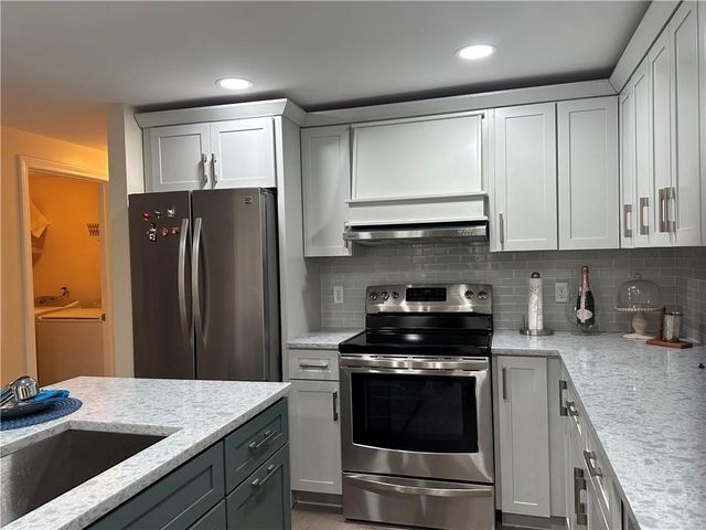 351 New London Avenue 501, Warwick, RI 02886