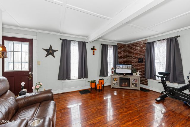 37 Academy Street, Cambridge, NY 12816