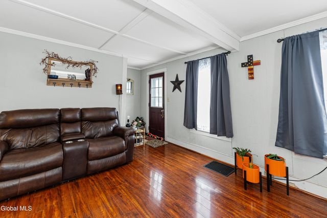 37 Academy Street, Cambridge, NY 12816