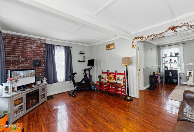 37 Academy Street, Cambridge, NY 12816