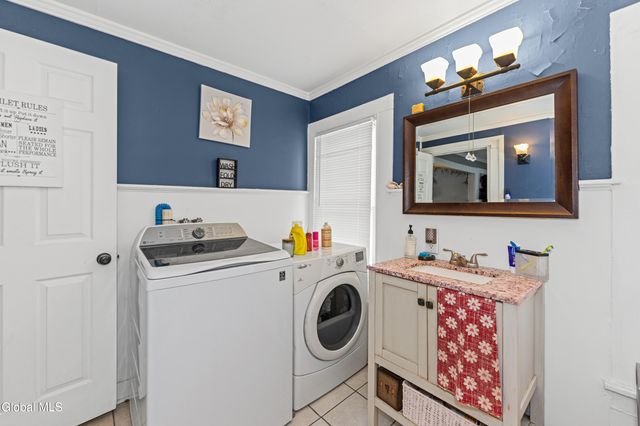 37 Academy Street, Cambridge, NY 12816