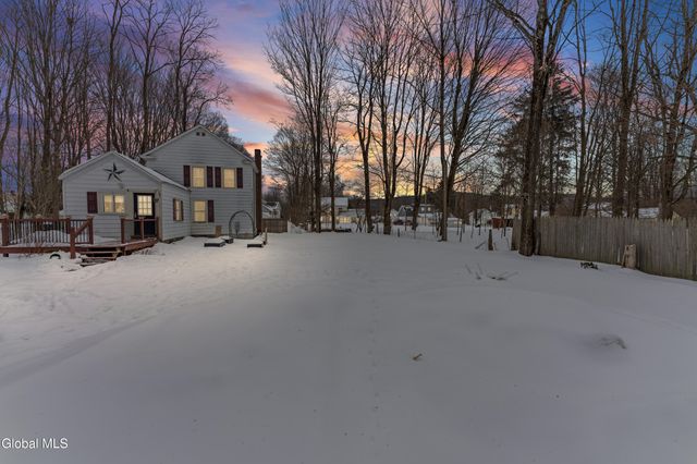 37 Academy Street, Cambridge, NY 12816