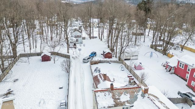 37 Academy Street, Cambridge, NY 12816