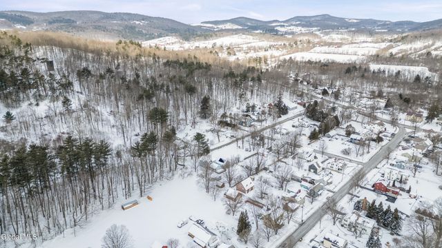 37 Academy Street, Cambridge, NY 12816