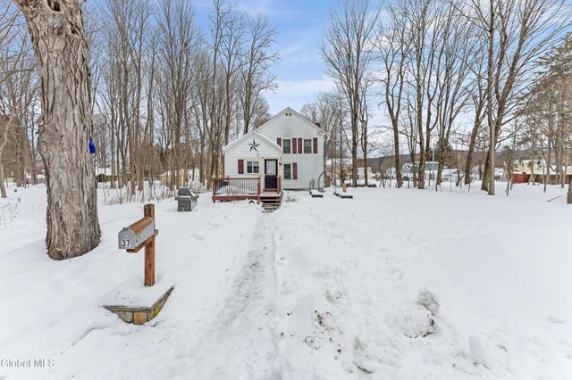 37 Academy Street, Cambridge, NY 12816