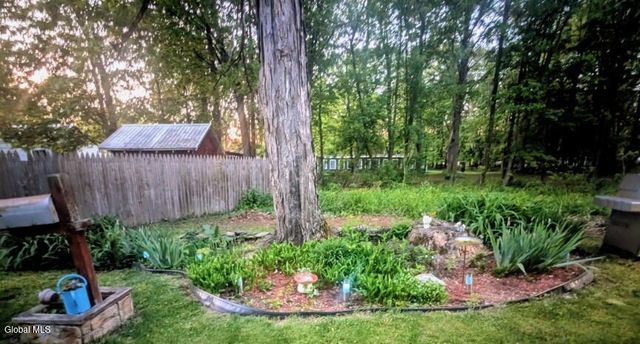 37 Academy Street, Cambridge, NY 12816