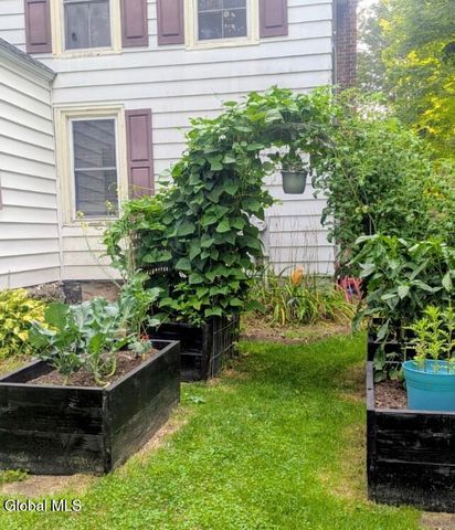 37 Academy Street, Cambridge, NY 12816