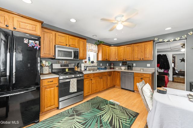 37 Academy Street, Cambridge, NY 12816