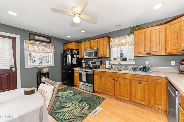 37 Academy Street, Cambridge, NY 12816