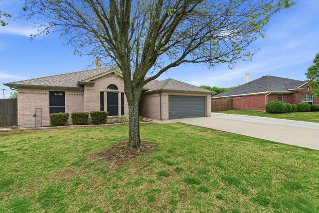 1051 Thistle Meade Circle, Burleson, TX 76028