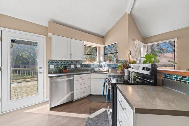 1505 N Lbj DR, San Marcos, TX 78666