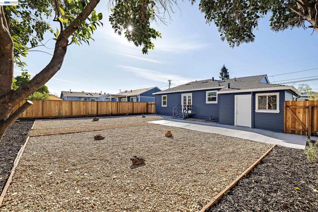 2226 Vegas Ave, Castro Valley, CA 94546