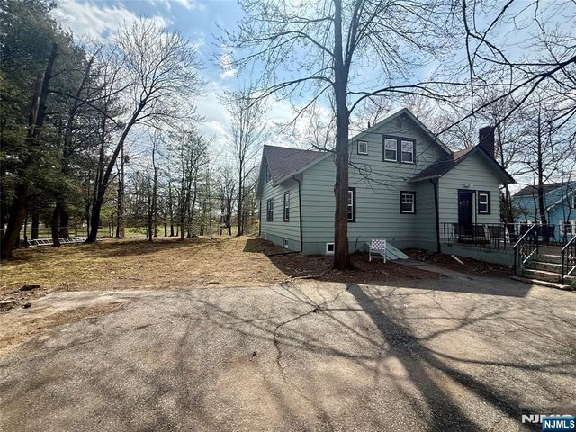 131 W Ramapo Avenue, Mahwah, NJ 07430