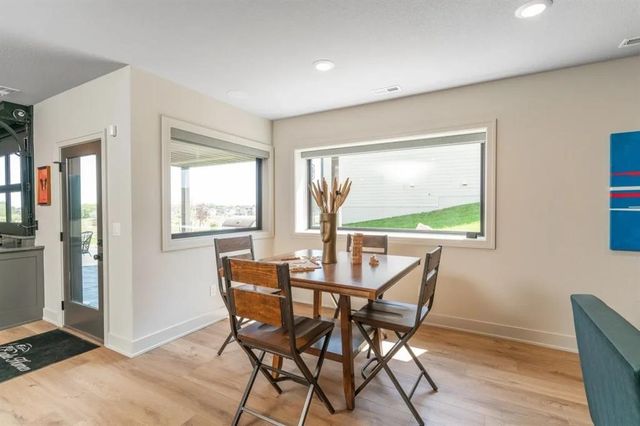 4735 Centennial Boulevard, Urbandale, IA 50323