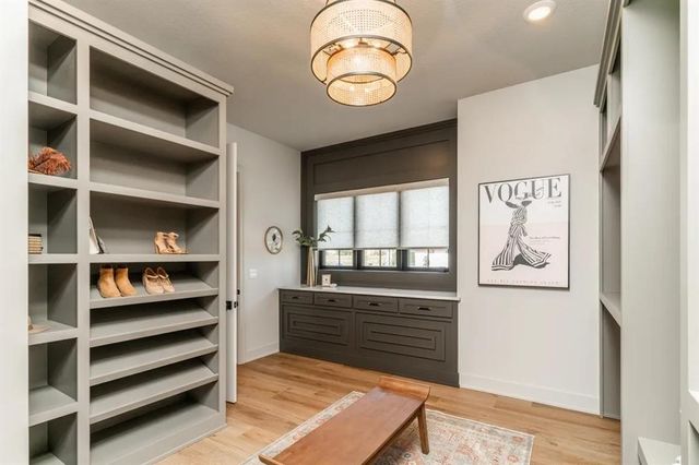 4735 Centennial Boulevard, Urbandale, IA 50323