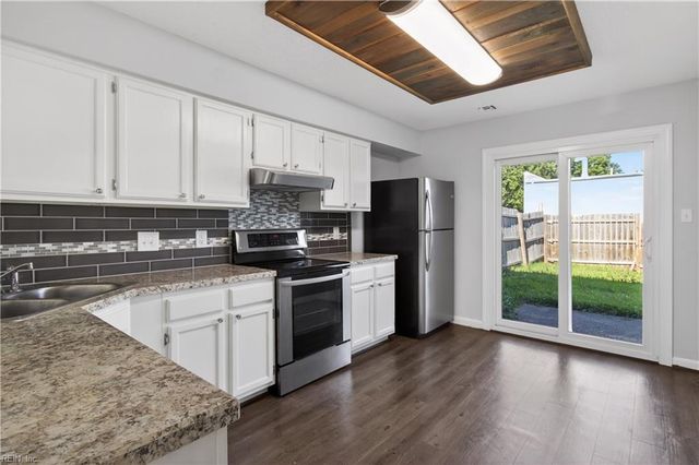 4472 Silverleaf DR, Virginia Beach, VA 23462