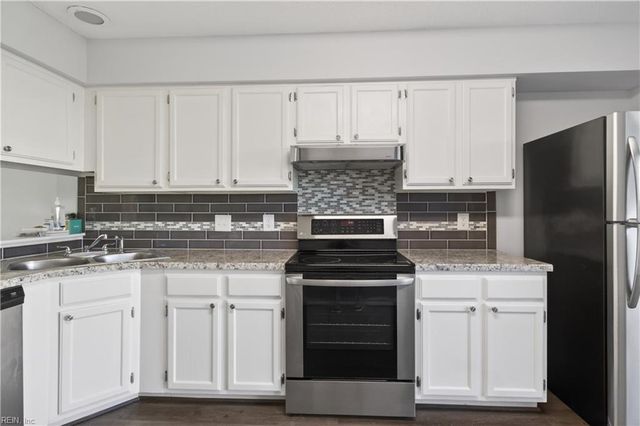 4472 Silverleaf DR, Virginia Beach, VA 23462