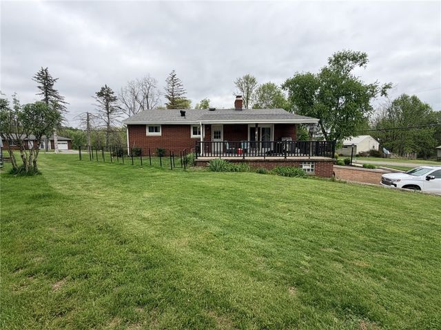 190 Oak Manor Dr, Harrison Twp, PA 15065
