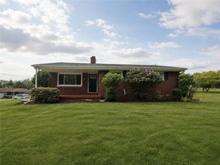190 Oak Manor Dr, Harrison Twp, PA 15065