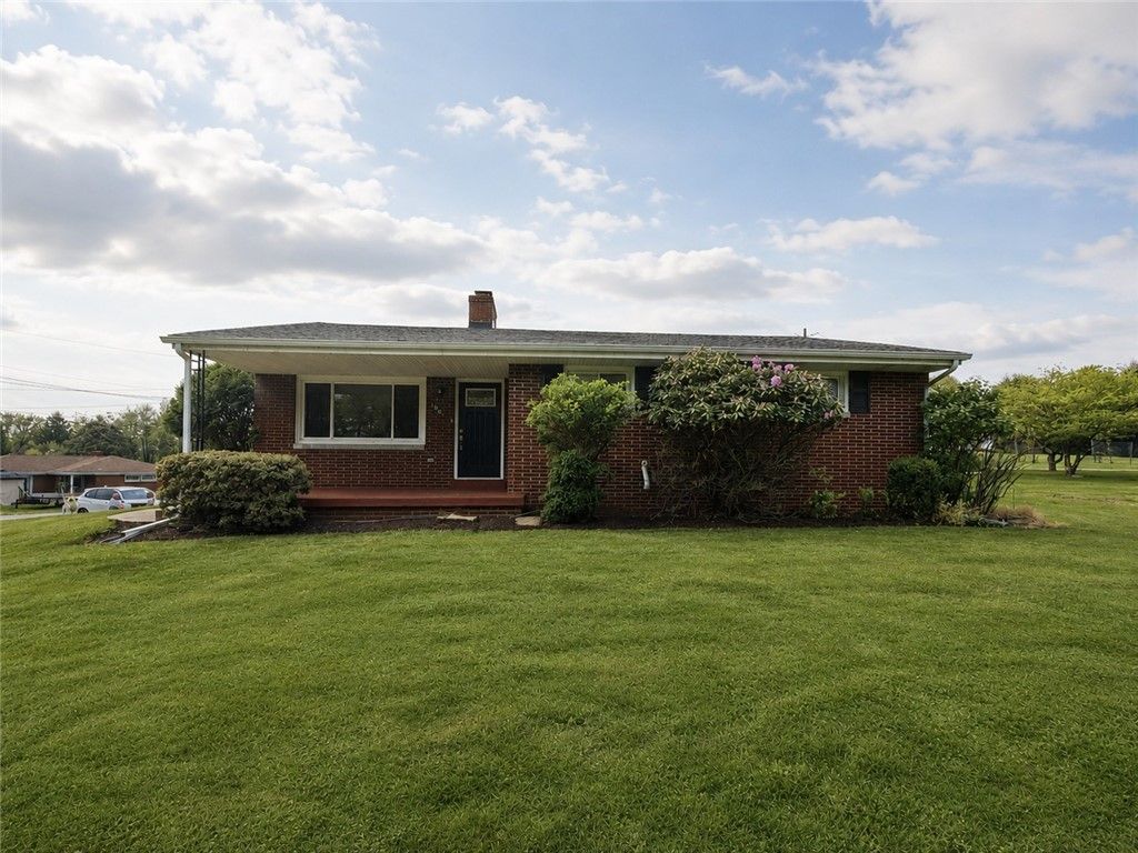 190 Oak Manor Dr, Harrison Twp, PA 15065
