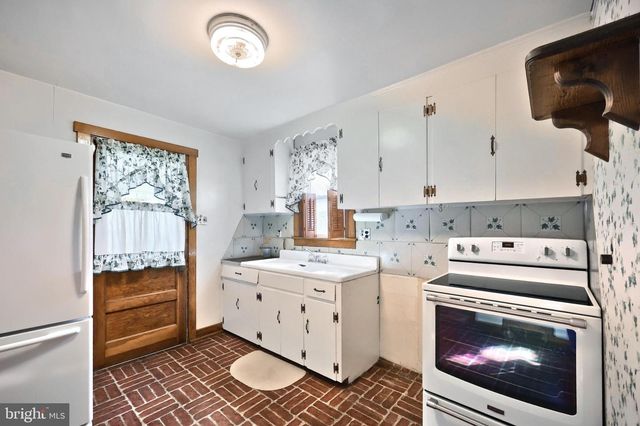 2783 GLEN ROCK RD, Glen Rock, PA 17327