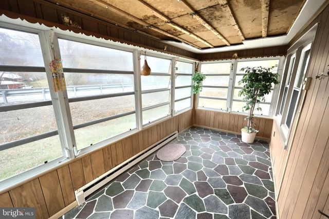 2783 GLEN ROCK RD, Glen Rock, PA 17327