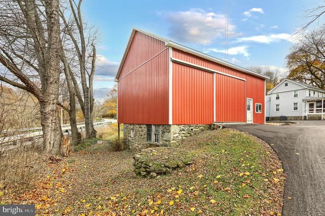 2783 GLEN ROCK RD, Glen Rock, PA 17327