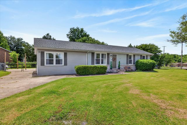 576 Cynthia Dr, Clarksville, TN 37042