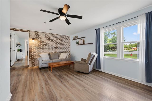 576 Cynthia Dr, Clarksville, TN 37042